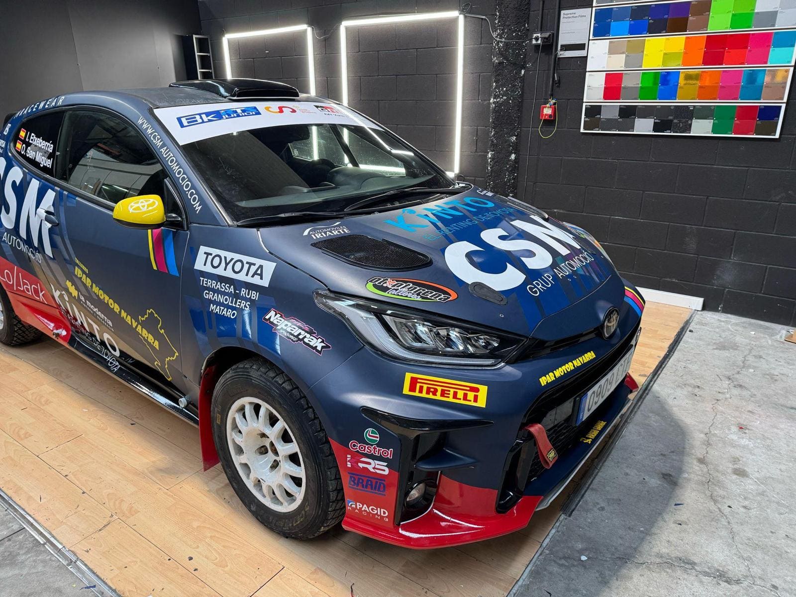 Mikel Etxeberria - Colocación de Patrocinadores 2